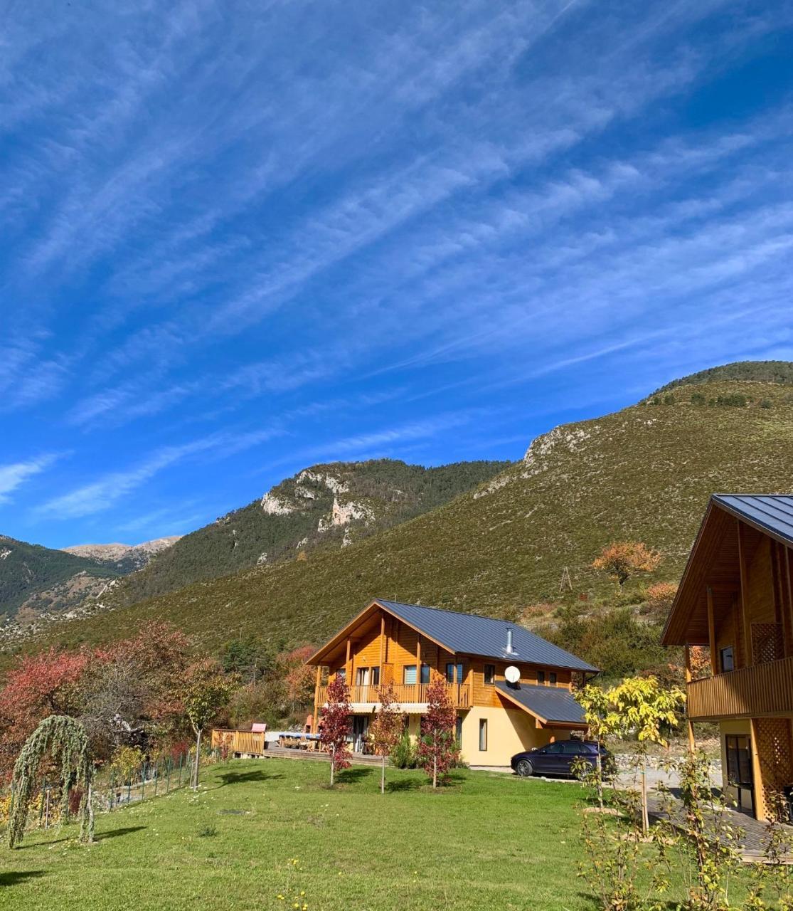 Les Chalets Fleurs De France - Kota Saint-Dalmas Екстериор снимка