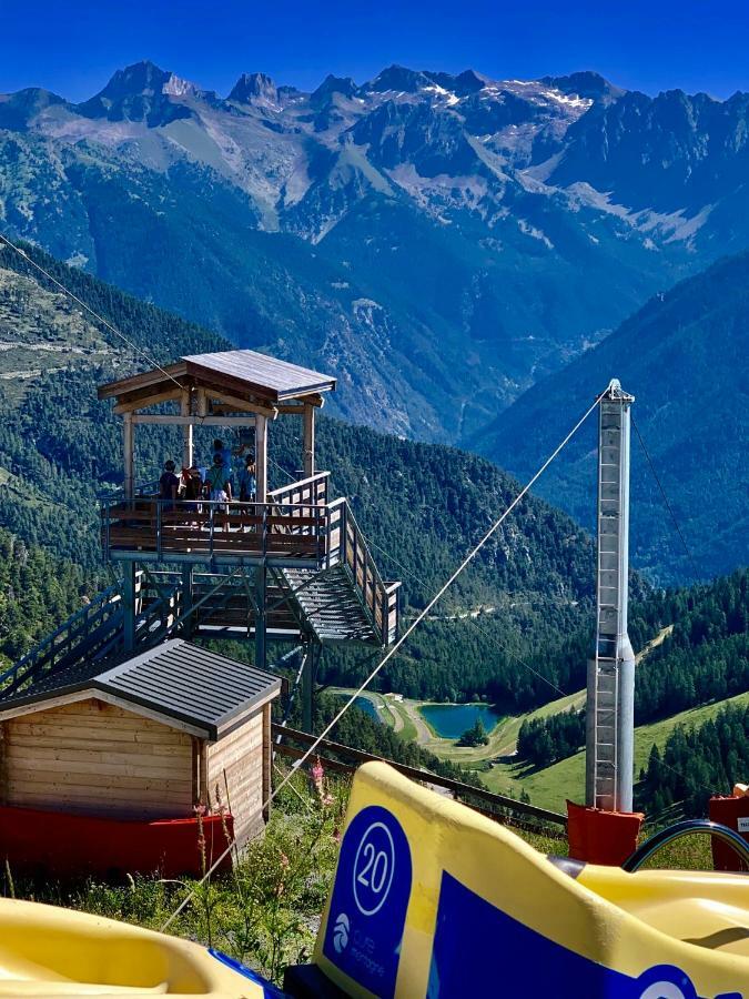Les Chalets Fleurs De France - Kota Saint-Dalmas Екстериор снимка